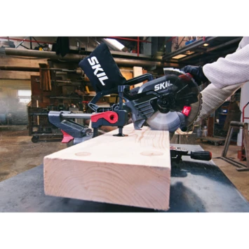 SKIL 20V Afkortzaag / Verstekzaag 216mm Met Trekfunctie En Laser 3590AA Incl. 4.0Ah Accu + Snellader 6 SKIL 20V Afkortzaag / Verstekzaag 216mm Met Trekfunctie En Laser 3590AA Incl. 4.0Ah Accu + Snellader - Afbeelding 4