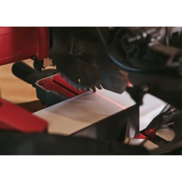 SKIL 20V Afkortzaag / Verstekzaag 216mm Met Trekfunctie En Laser 3590AA Incl. 4.0Ah Accu + Snellader 8 SKIL 20V Afkortzaag / Verstekzaag 216mm Met Trekfunctie En Laser 3590AA Incl. 4.0Ah Accu + Snellader - Afbeelding 6