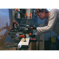 SKIL 20V Afkortzaag / Verstekzaag 216mm Met Trekfunctie En Laser 3590AA Incl. 4.0Ah Accu + Snellader 18 SKIL 20V Afkortzaag / Verstekzaag 216mm Met Trekfunctie En Laser 3590AA Incl. 4.0Ah Accu + Snellader -Bosch || Makita || SKIL Verkoopwinkel 123 1663