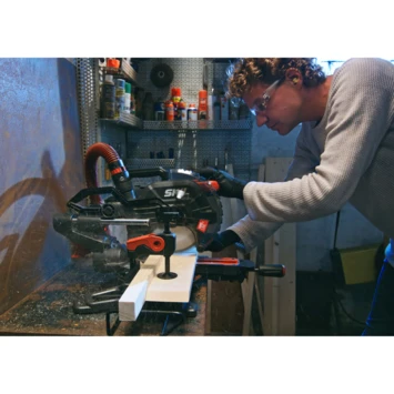 SKIL 20V Afkortzaag / Verstekzaag 216mm Met Trekfunctie En Laser 3590AA Incl. 4.0Ah Accu + Snellader 10 SKIL 20V Afkortzaag / Verstekzaag 216mm Met Trekfunctie En Laser 3590AA Incl. 4.0Ah Accu + Snellader - Afbeelding 8