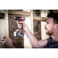 SKIL 20V Accuboormachine 3065GA Compact Brushless 60Nm + 2,0Ah Accu + Snellader + Koffer 20 SKIL 20V Accuboormachine 3065GA Compact Brushless 60Nm + 2,0Ah Accu + Snellader + Koffer -Bosch || Makita || SKIL Verkoopwinkel 123 795